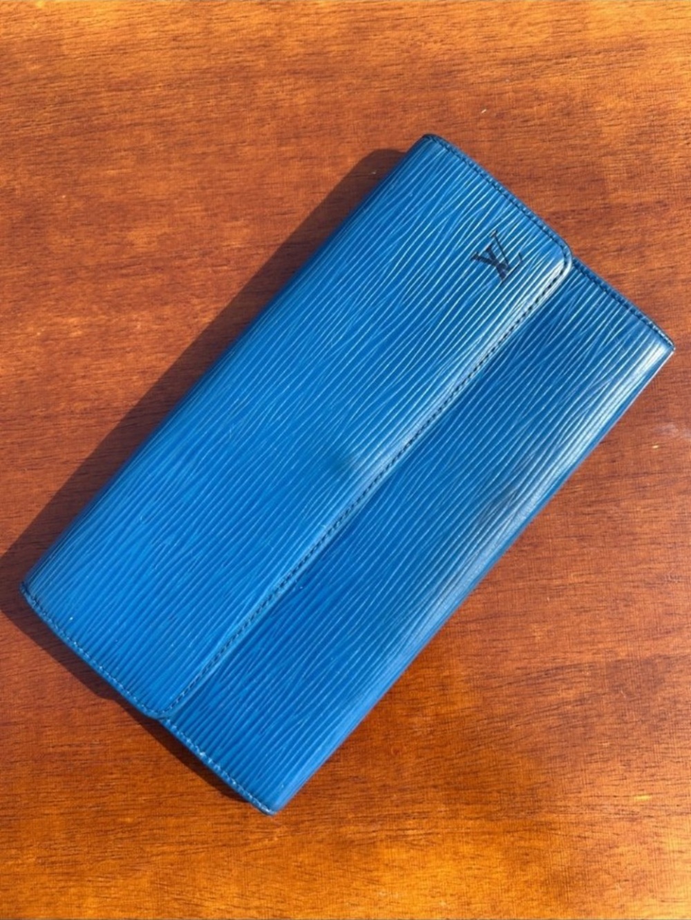 Blue Louis Vuitton Epi long wallet
